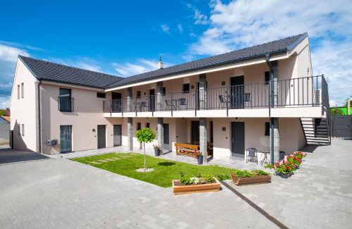 Zajeci House | Vinařství Herůfek