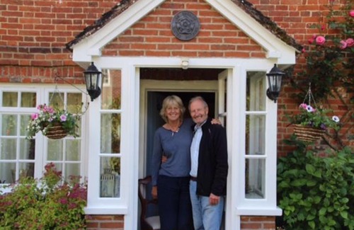 Crondall Bed & Breakfast | Vine Cottage