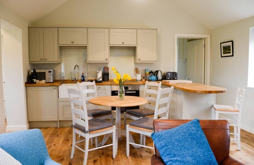 Bridport Cottage | VINE COTTAGE, pet friendly, character holiday cottage in Netherbury