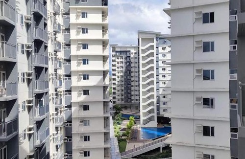 San Bartolome Bed & Breakfast | Vine Residences -Cozy 2BR with Balcony