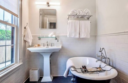 Southold Bed & Breakfast | Vine + Sand-Southold, NY'S Newest B&B-Room 1-King Bed and Ensuite Bathroom With Soaking Tub