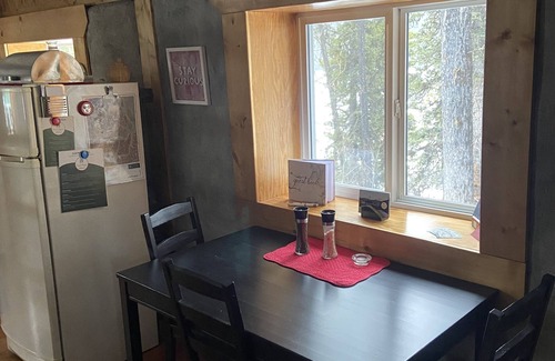 Jade City Cabin | Vines and Puppies Hideaway