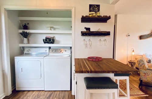 Stanardsville Cottage | Vineyard Carriage House with High Speed Internet.
