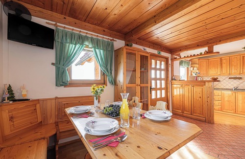 Srednje Grcevje House | Vineyard Chalet Hansel and Gretel