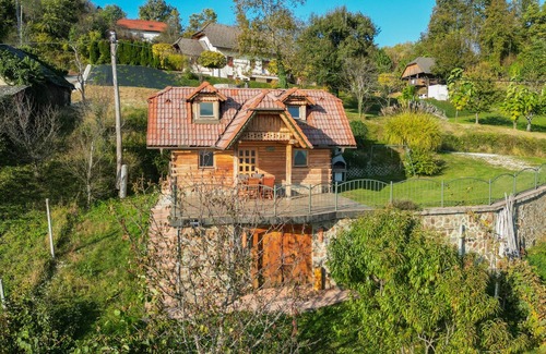 Srednje Grcevje House | Vineyard Chalet Hansel and Gretel, Otočec, Slovenia