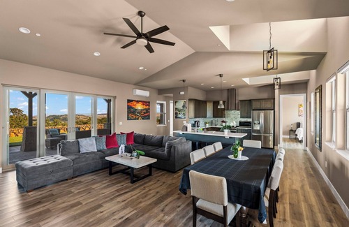 Fairfield House | "Vineyard Chateau"