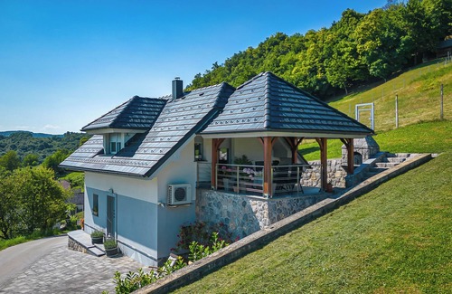 Smarjeske Toplice House | Vineyard Cottage Deer's Hill, Šmarješke Toplice, Slovenia