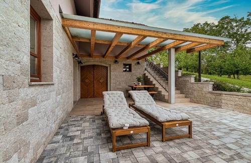 Gorenja Vas pri Smarjeti House | Vineyard Cottage Radovlja With Sauna - Happy Rentals