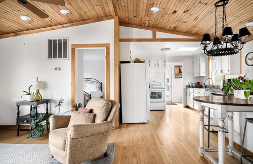 Blue Ridge Cottage | Vineyard Cottage at Tranquility Farm