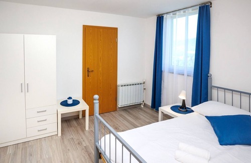 Crnomelj Apartment | Vineyard cottage Izvir Lahinje