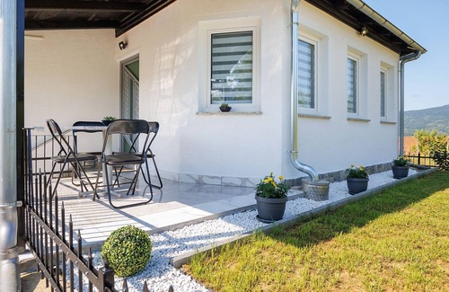 Crnomelj Apartment | Vineyard cottage Izvir Lahinje