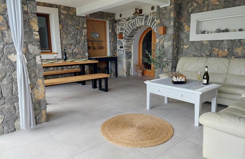 Semic House | Vineyard cottage Lan na Hribu