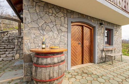Trska Gora Apartment | Vineyard Cottage Luštek - Happy Rentals