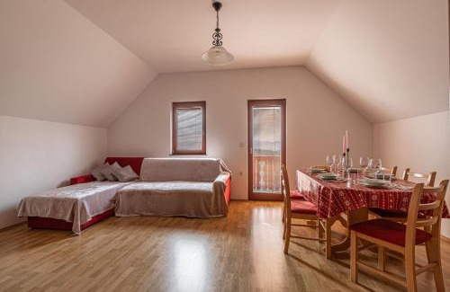 Trska Gora Apartment | Vineyard Cottage Luštek - Happy Rentals