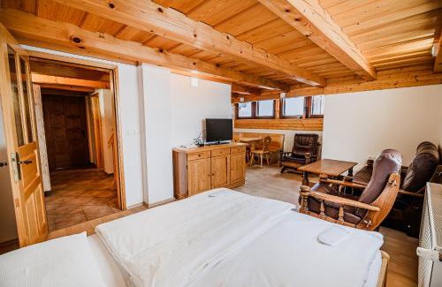 Crnomelj Apartment | Vineyard Cottage Maleric with Pool Access
