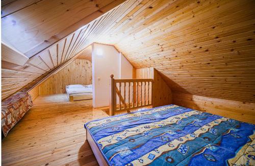 Crnomelj Apartment | Vineyard Cottage Maleric with Pool Access