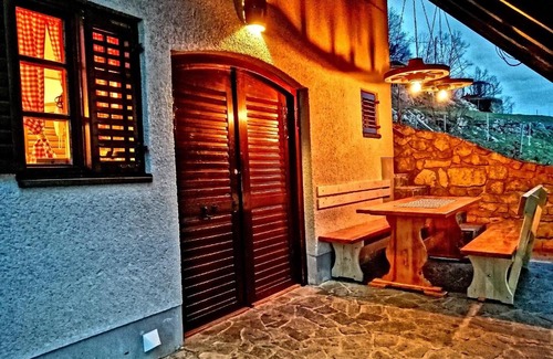 Srednje Grcevje House | Vineyard cottage Podržaj