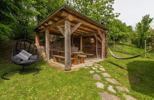 Trska Gora House | Vineyard Cottage Rataj 1 Hot Tub - Happy Rentals