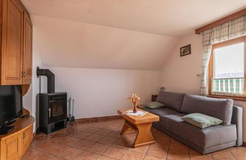 Trska Gora House | Vineyard Cottage Rataj 1 Hot Tub - Happy Rentals