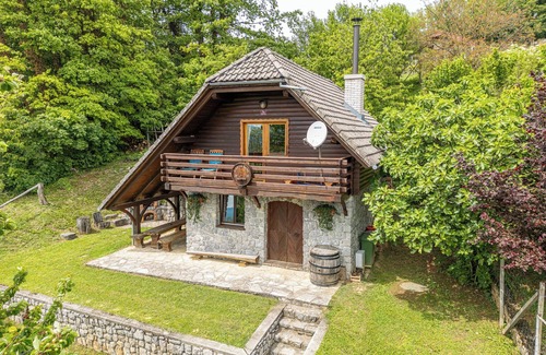 Trska Gora Ski Chalet | Vineyard Cottage Rataj 1 Hot Tub