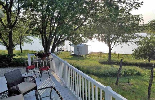 Holmesville Cottage | Vineyard Cottage