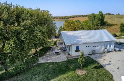 Holmesville Cottage | Vineyard Cottage