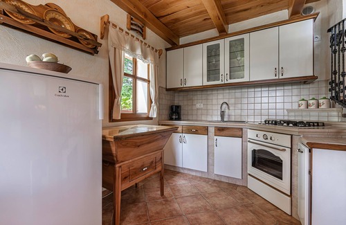Bostanj House | Vineyard Cottage Wine and Honey, Trebelno, Slovenia