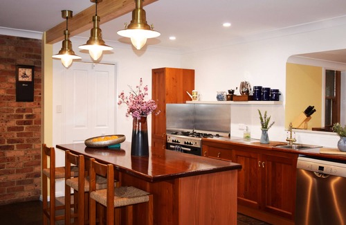 Broke Other | Vineyard Estate House | Wine Tastings & Olive Groves | Hunter Valley Escape