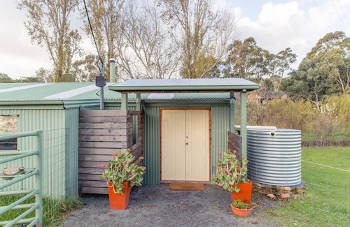 McLaren Flat Cabin | Vineyard farmstay retreat in the McLaren Vale wine region