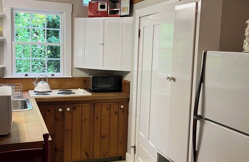 Vineyard Haven Cottage | Vineyard Haven Guest Cottage