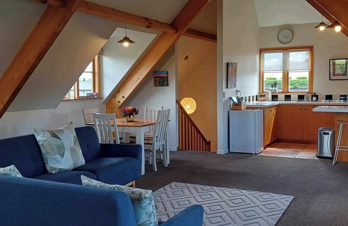 Renwick Cottage | Vineyard Hideaway, peace and tranquility