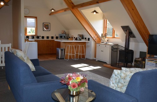Renwick Cottage | Vineyard Hideaway, peace and tranquility