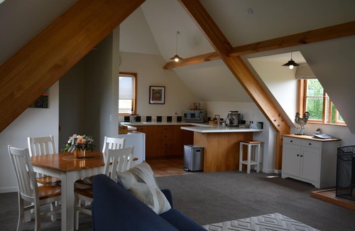 Renwick Cottage | Vineyard Hideaway, peace and tranquility