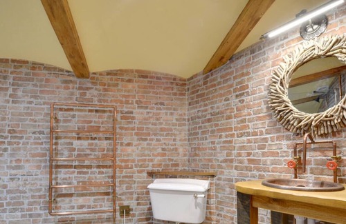 Ewhurst Green House | Vineyard Hollow in Robertsbridge
