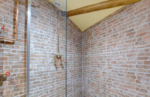 Ewhurst Green House | Vineyard Hollow in Robertsbridge