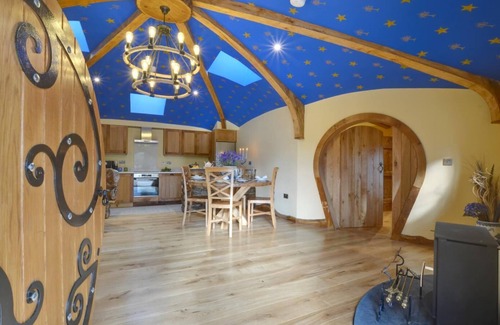 Ewhurst Green House | Vineyard Hollow - Luxury Getaway