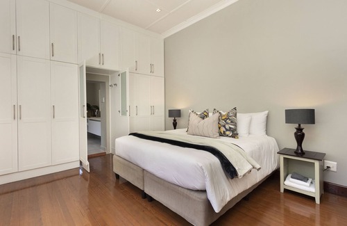 Helderberg Rural House | Vineyard Manor @ 13 Vines