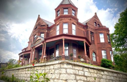 St. Joseph House | Vineyard Mansion B&B