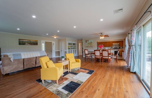 New Paltz House | Vineyard Retreat: 3BR Home-Live Music, Wine+Hiking