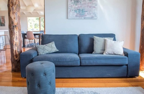 Cambridge House | Vineyard Stay - 15 mins to city, 7 mins to airport