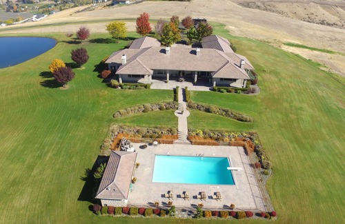 Selah House | Vineyard Suite at Chateau Valhalla