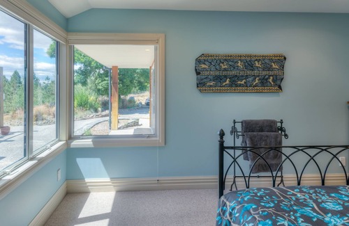 Alexandra Bed & Breakfast | Vineyard Suite: wine-wine relaxation