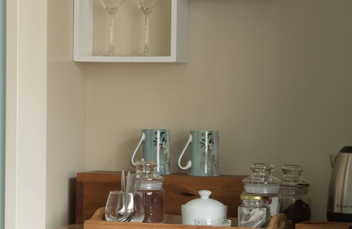 Alexandra Bed & Breakfast | Vineyard Suite: wine-wine relaxation