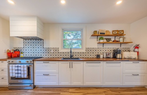 Niagara-on-the-Lake House | Vineyard Views Niagara ☆ Stunning Brand New 2 Bedroom Home w/Sauna