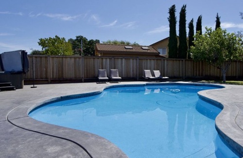 Napa House | Vineyard View Designer House in Napa Valley