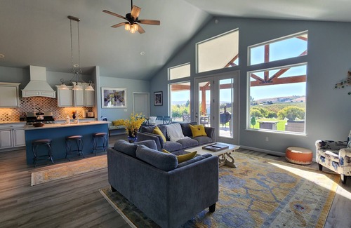 Selah House | Vineyard View Home . . . Think Tuscany! . . . Stay & Play! Positively Stunning!