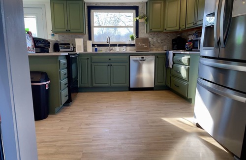 Madison Cottage | Vineyard View | Walk to Wineries & River| Hot Tub