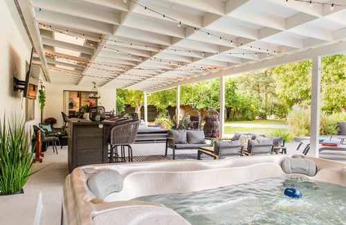 Healdsburg House | Vineyards Edge - Pool, Hot Tub, Bikes- 1mi to Downtown