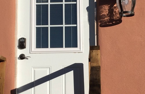 Santa Fe Apartment | VINGARAGE ATELIER Discounted rates Sept-Oct. Pets-Views-Privacy-Close to Plaza