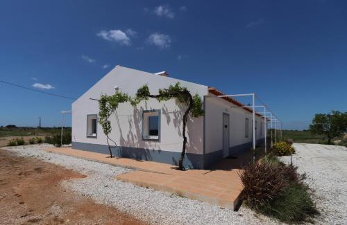Moura House | Vinhas Douradas